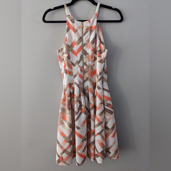 Beautiful Vince Camuto size 4 dress - Picture 10 of 11